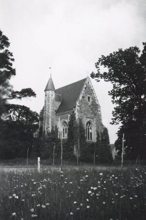 vue générale de la chapelle dans son environnement depuis le Sud-Est