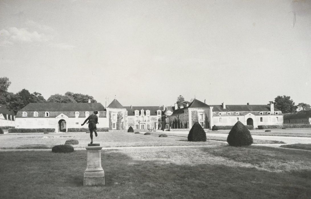 vue générale du château depuis l’Ouest