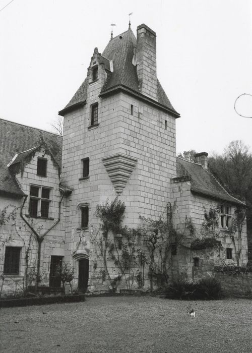 tour d’escalier, élévations sud et est