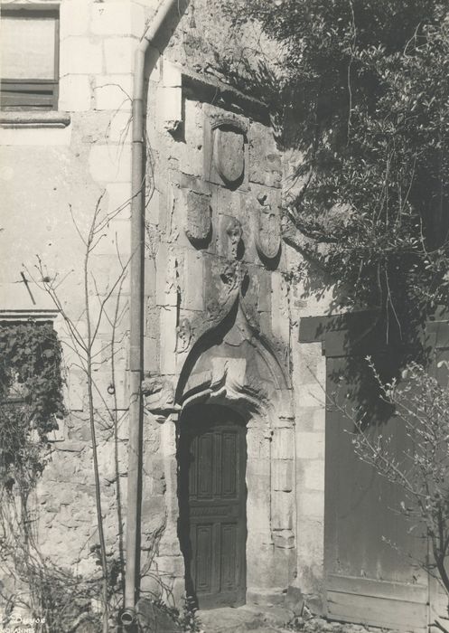 tourelle d’escalier, porte d’accès