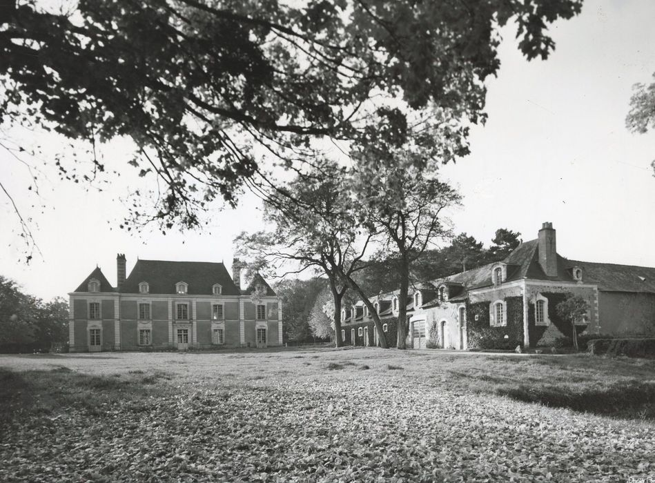 vue générale du château dans son environnement depuis le Nord