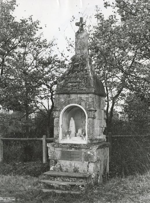 oratoire au carrefour des chemins de la Croix et de Souvigné