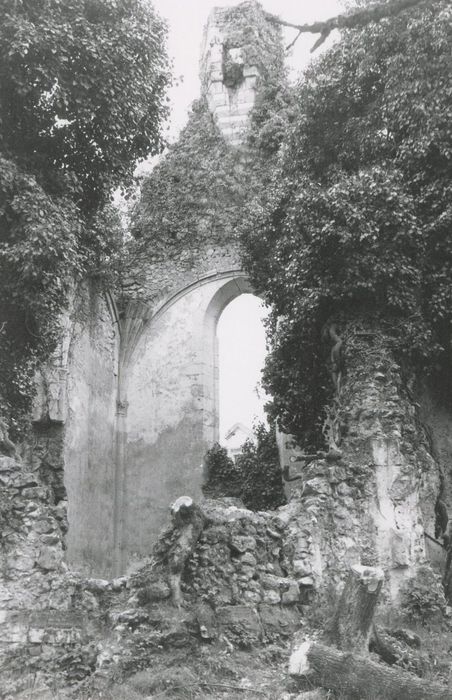 vue partielle des ruines de la chapelle