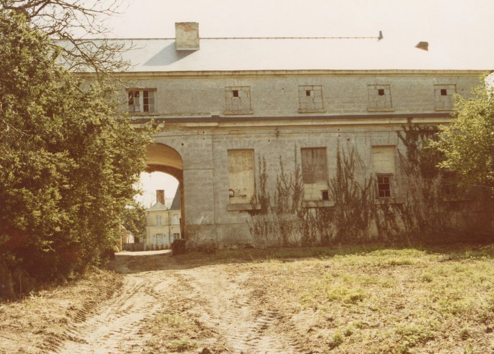 écuries, aile nord, façade nord, vue partielle