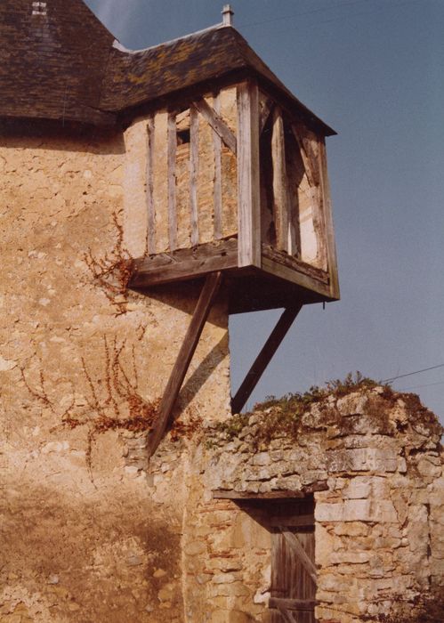 aile latérale, détail des latrines