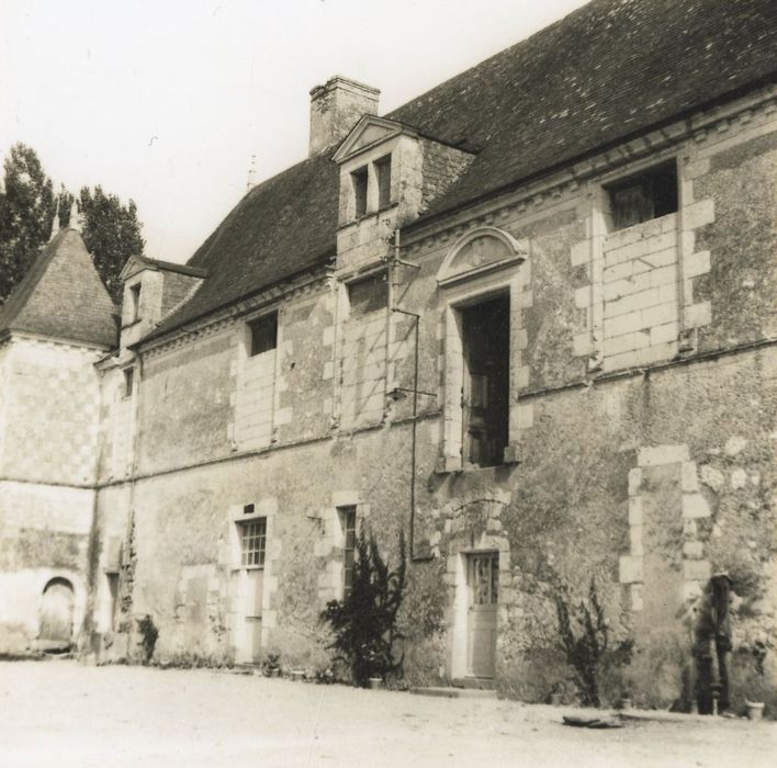 façade nord-ouest, vue partielle