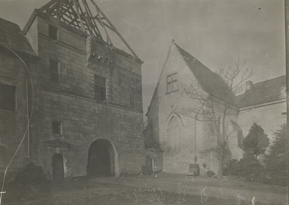 aile sud, façade nord, chapelle, pignon est