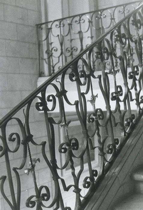 escalier d’honneur, détail de la rampe en fer forgé