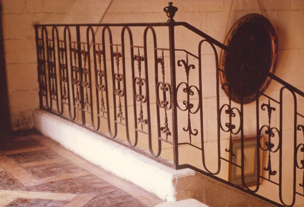 escalier d’honneur, détail de la rampe en fer forgé