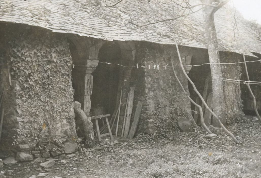 ancien cloître, vue partielle