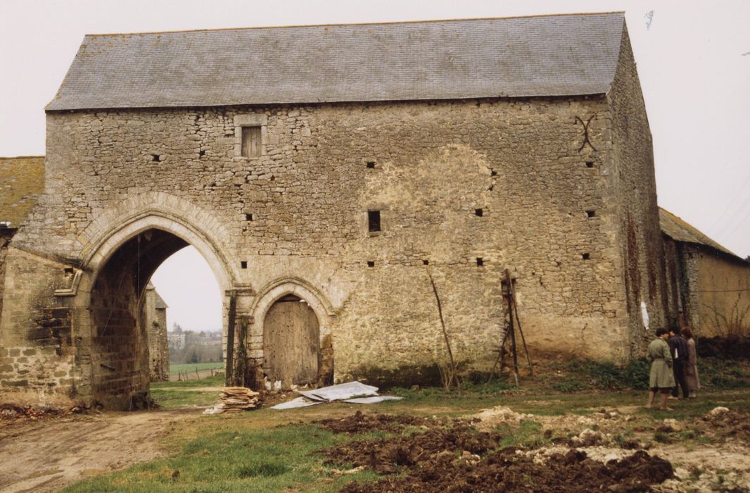 châtelet d’entrée, façade nord-est