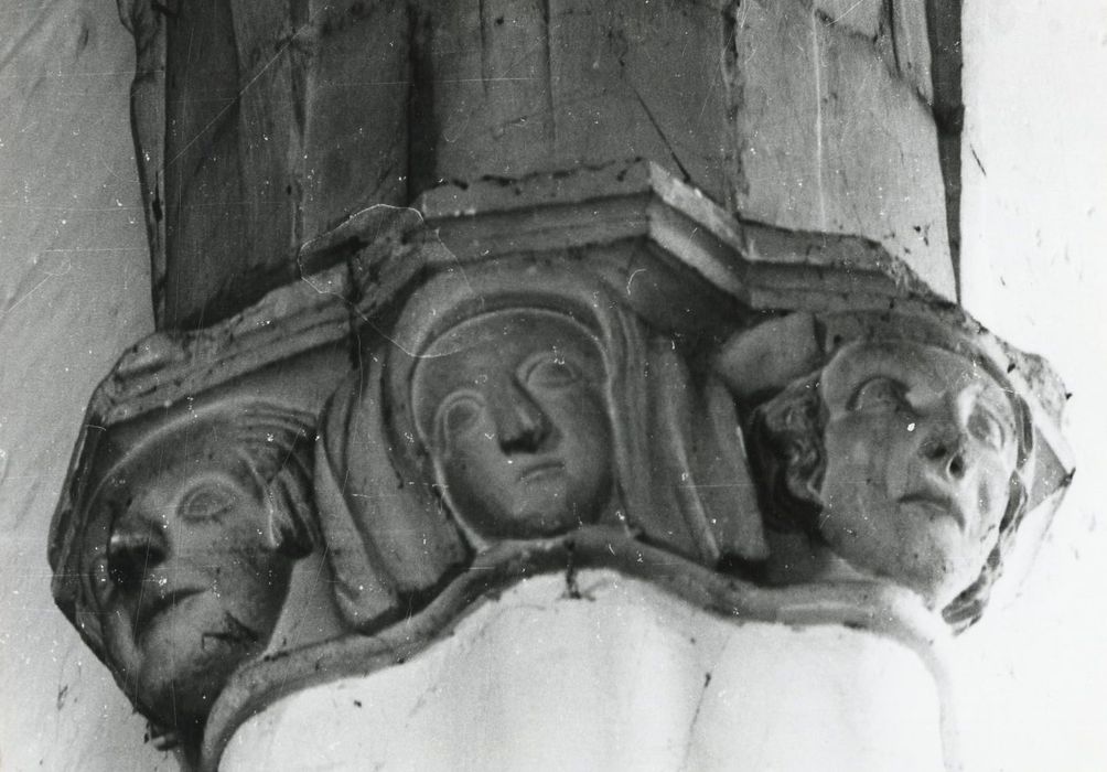 croisée du transept, détail d’un chapiteau sculpté