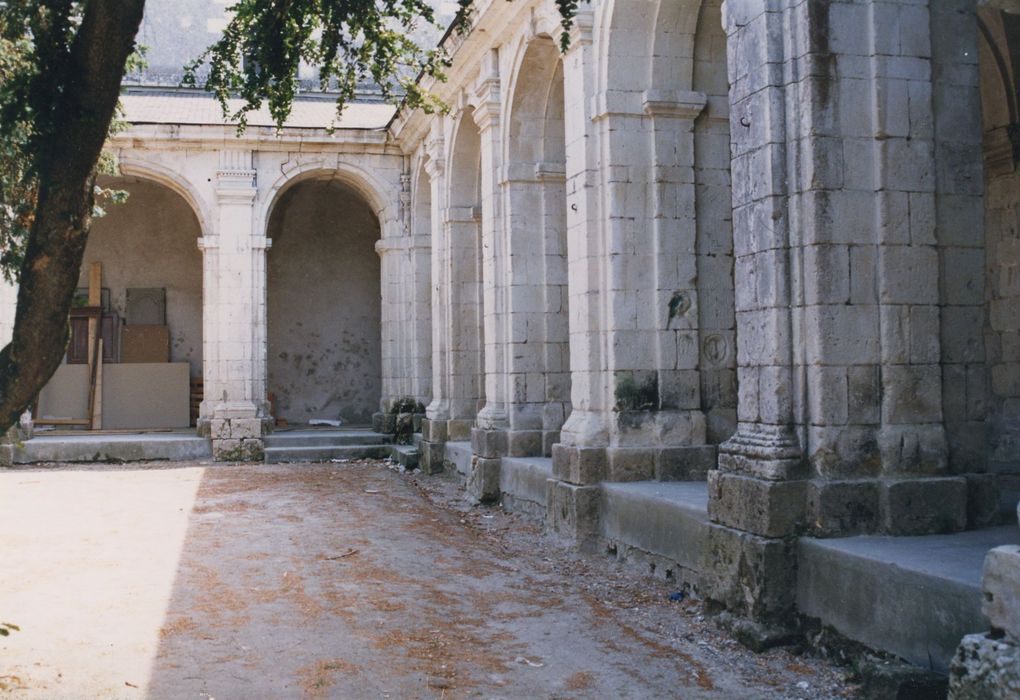 cloître, galeries sud et est