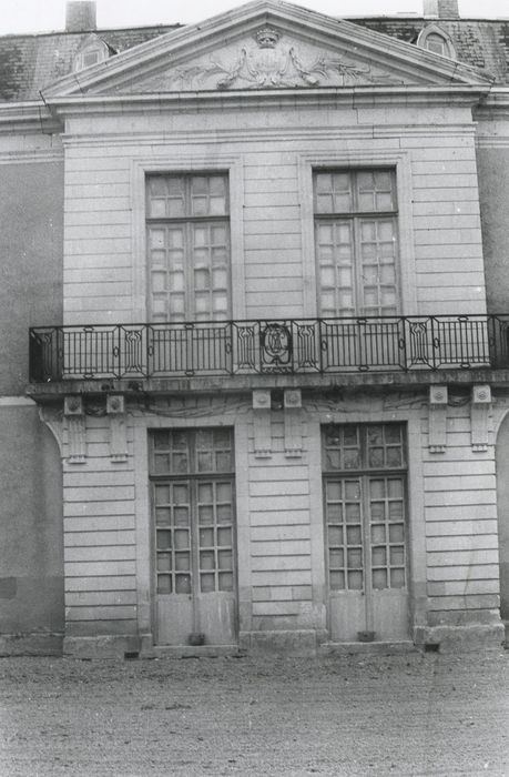 façade est, avant-corps central