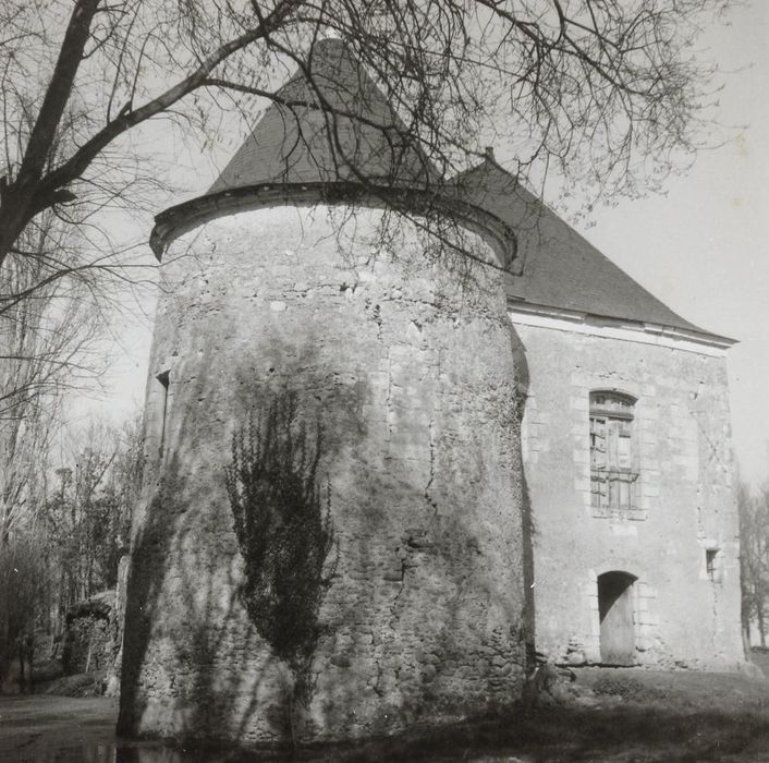 tour du colombier, angle sud-ouest