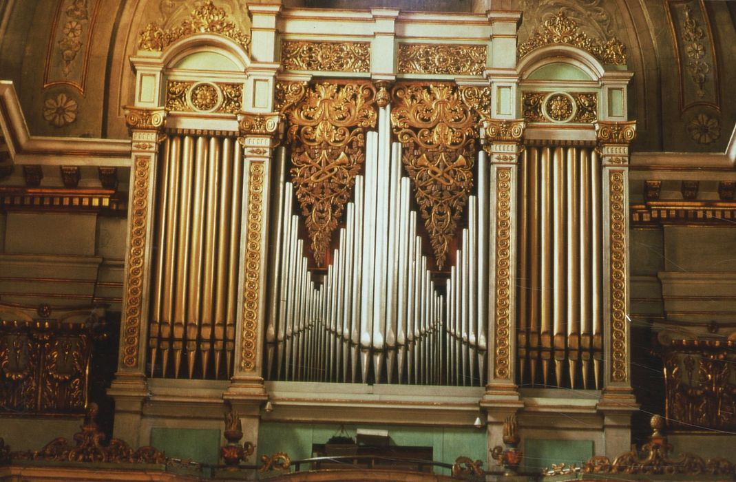 Orgue de tribune : buffet d'orgue ; tribune d'orgue