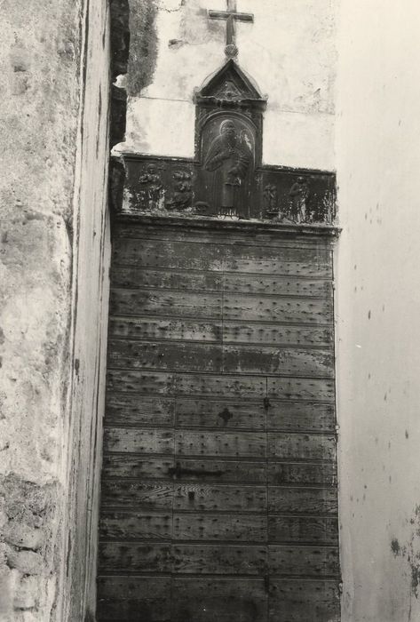 bas-relief : Saint Antoine entre saint Jean-Baptiste, saint François et des pénitents - © Ministère de la Culture (France), Médiathèque du patrimoine et de la photographie, tous droits réservés