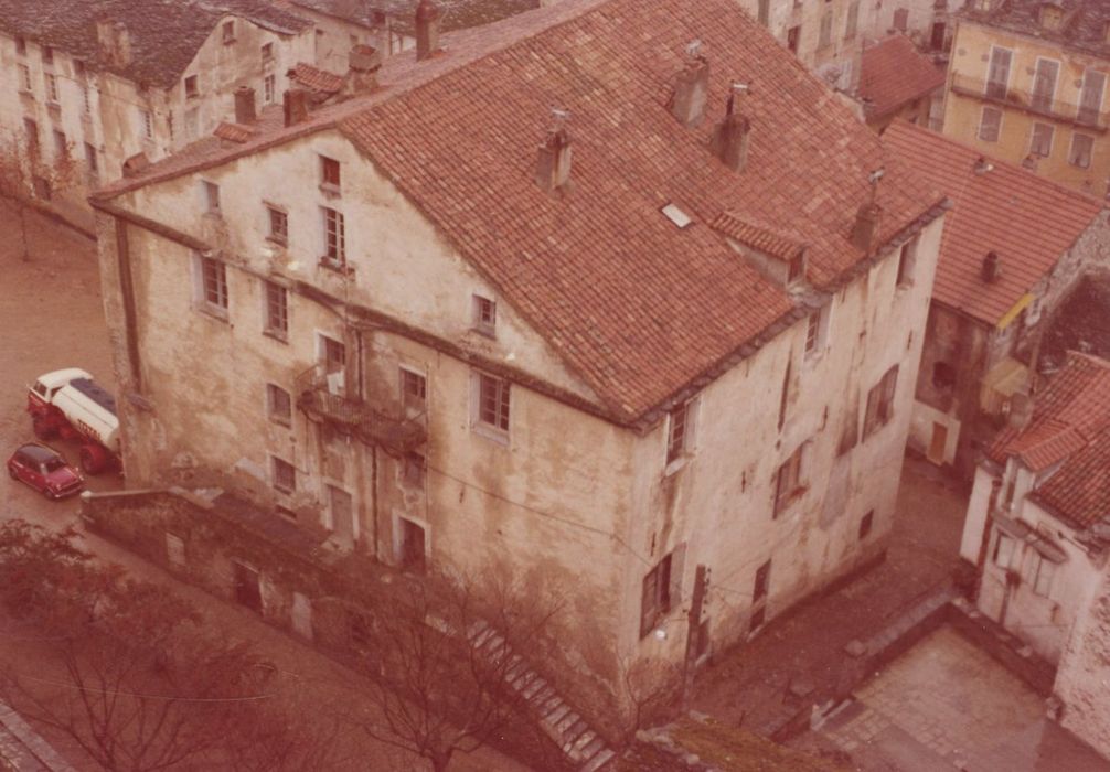 vue générale du bâtiment depuis la citadelle