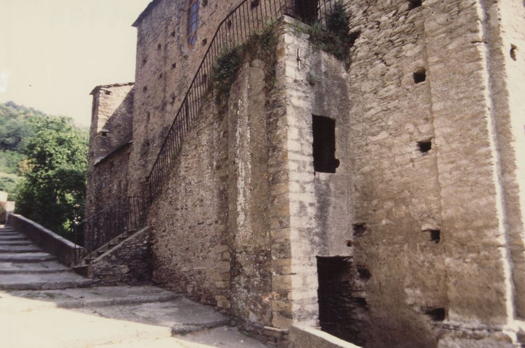 façade latérale sud-ouest, vue partielle