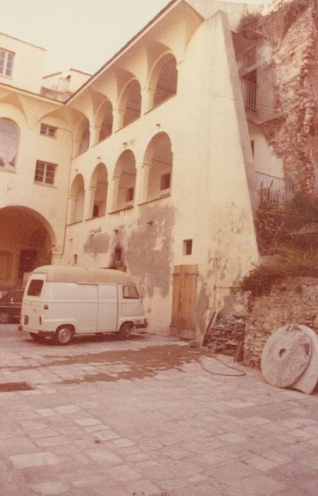 cour intérieure, aile ouest, façade est