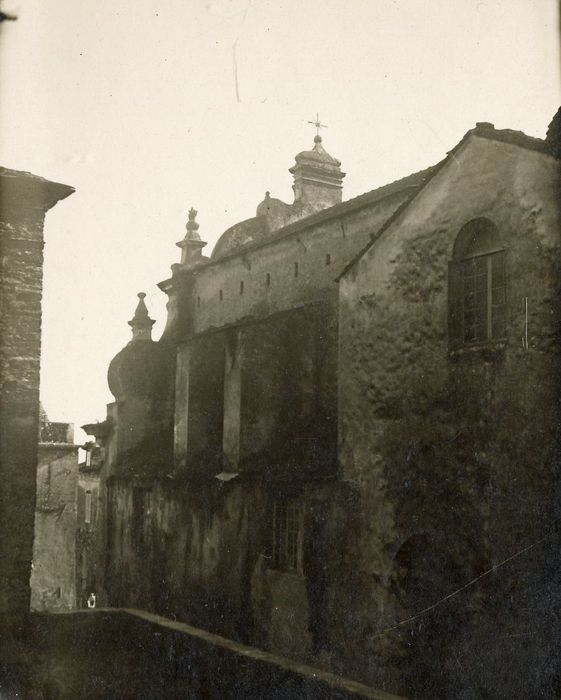 façade latérale sud, vue partielle