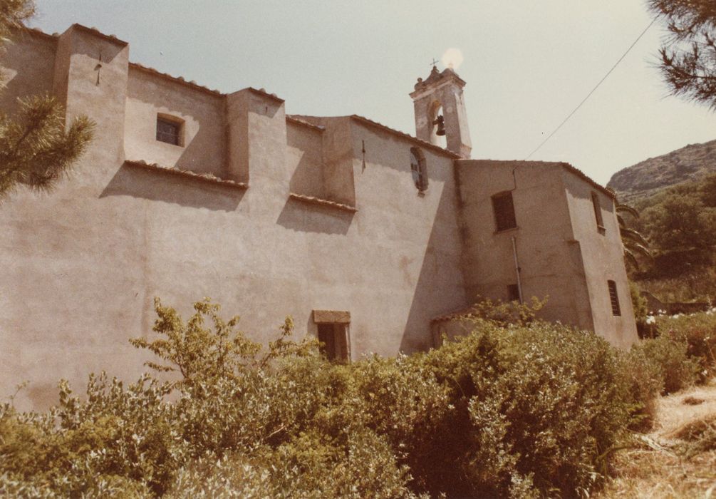 façade latérale sud, vue partielle