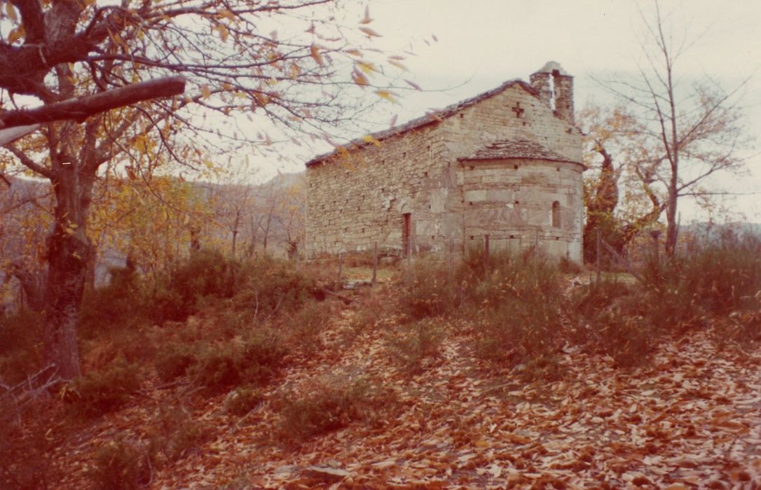 vue générale de la chapelle dans son environnement depuis le Sud-Ouest