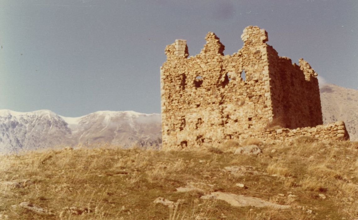 vue générale des ruines dans leur environnement