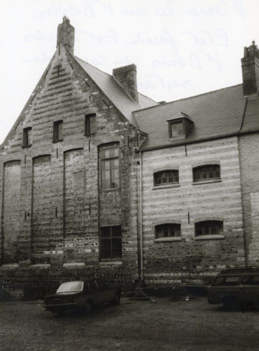 pignon sur la place Saint-Pierre