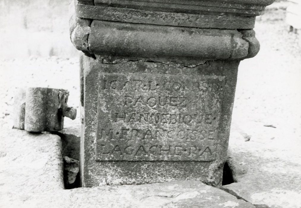 détail du socle