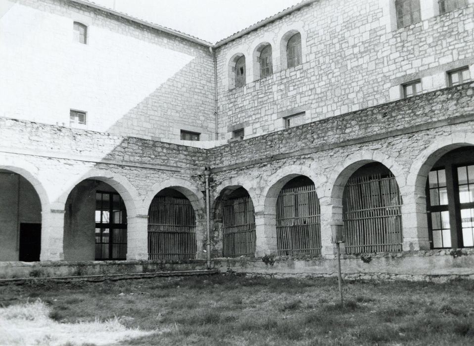 vue partielle du cloître