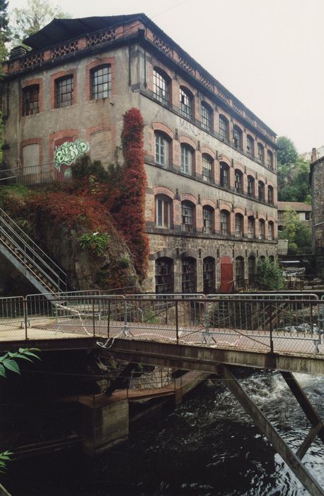 vue partielle des bâtiments