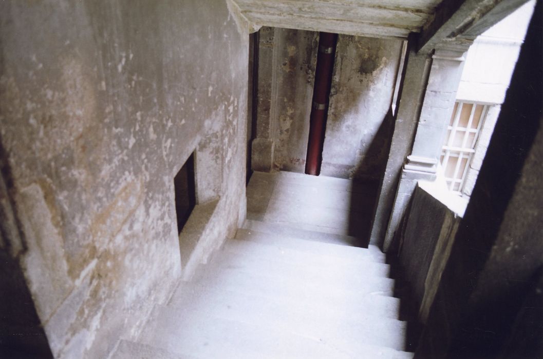 cour intérieure, escalier à loggias, palier du 1er niveau (étage dorique)