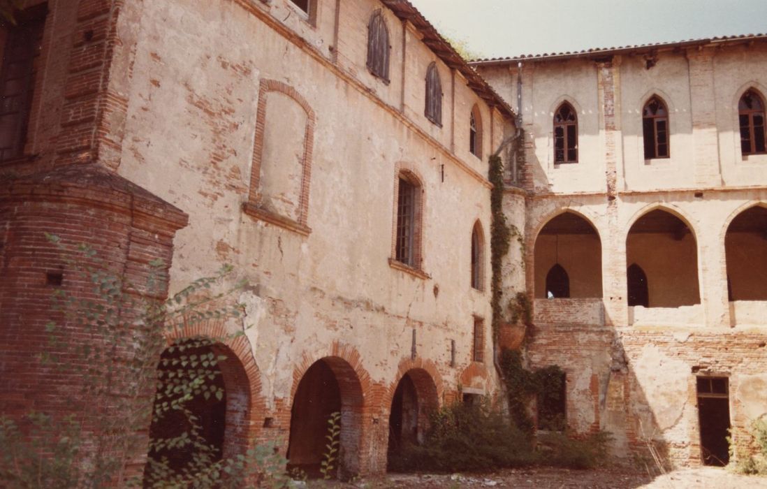 petit séminaire, façades sur cour, vue partielle