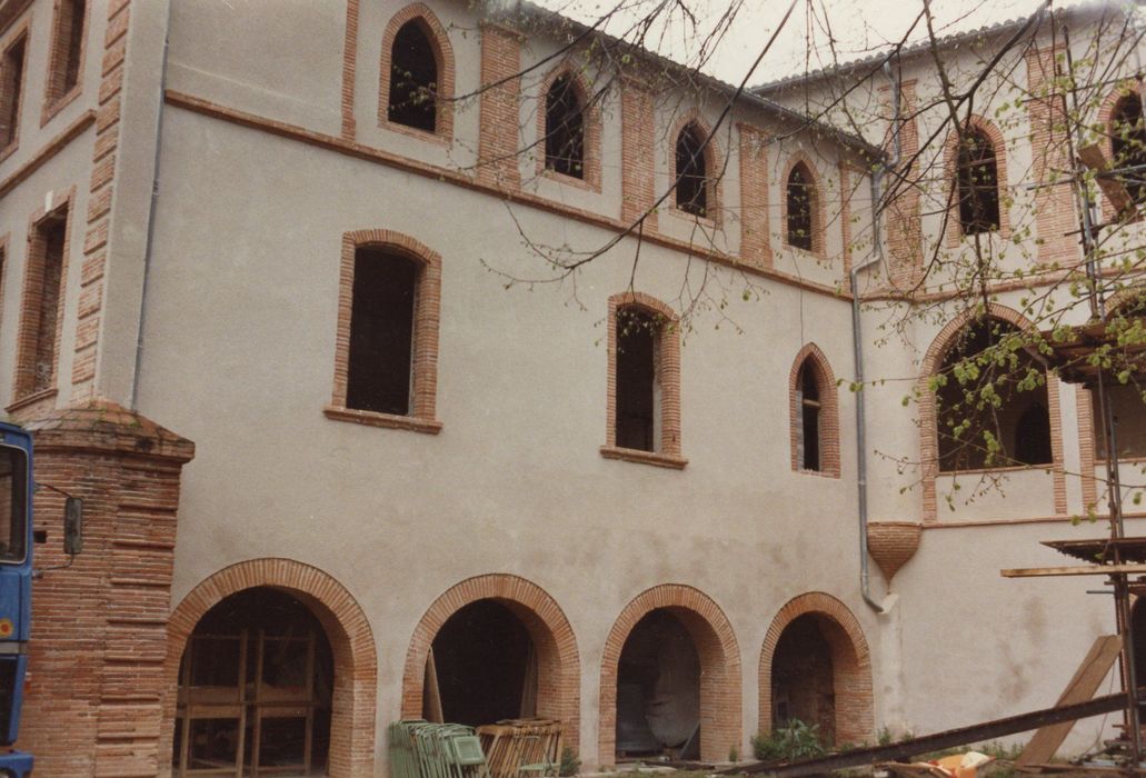 petit séminaire, façades sur cour, vue partielle