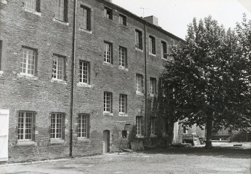 cour est, façade sud