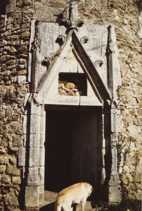 Porte d’accès à la tour d’escalier