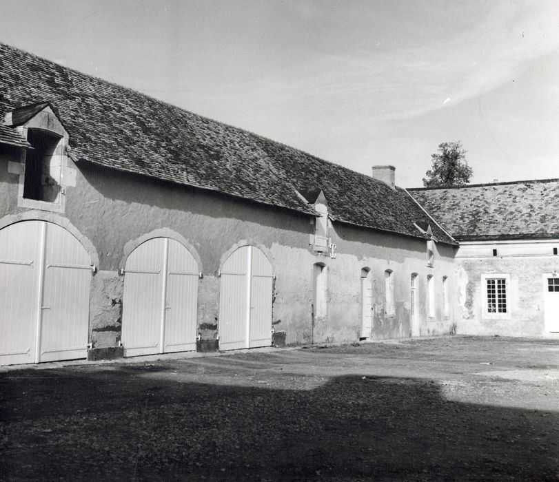 bâtiments de ferme, vue partielle