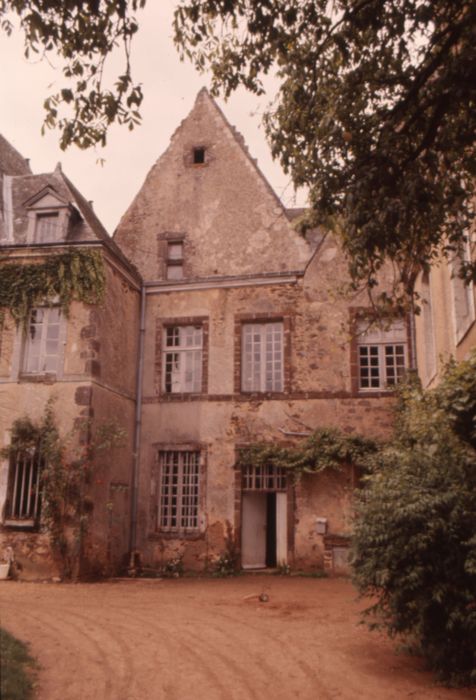 façade ouest, vue partielle