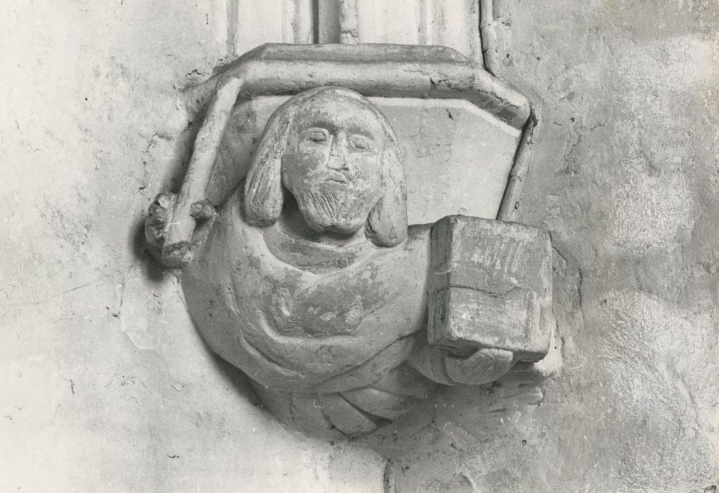 chapelle nord, détail d’un cul-de-lampe sculpté