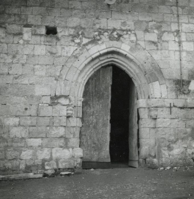 portail d’accès à la chapelle