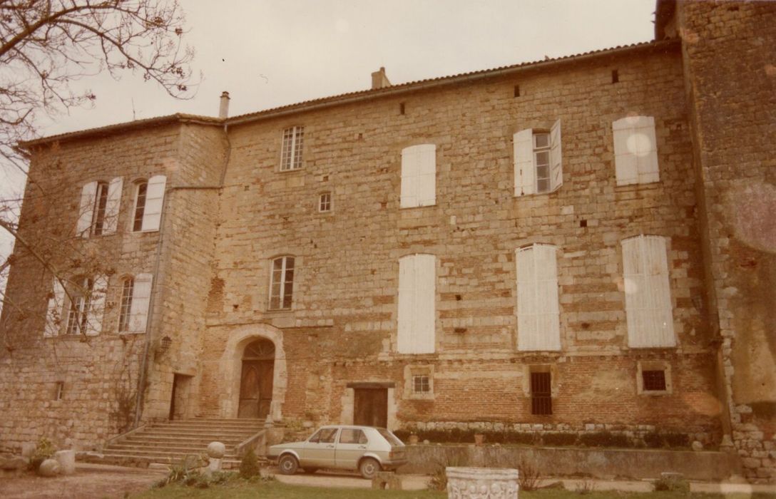 façade ouest, vue partielle