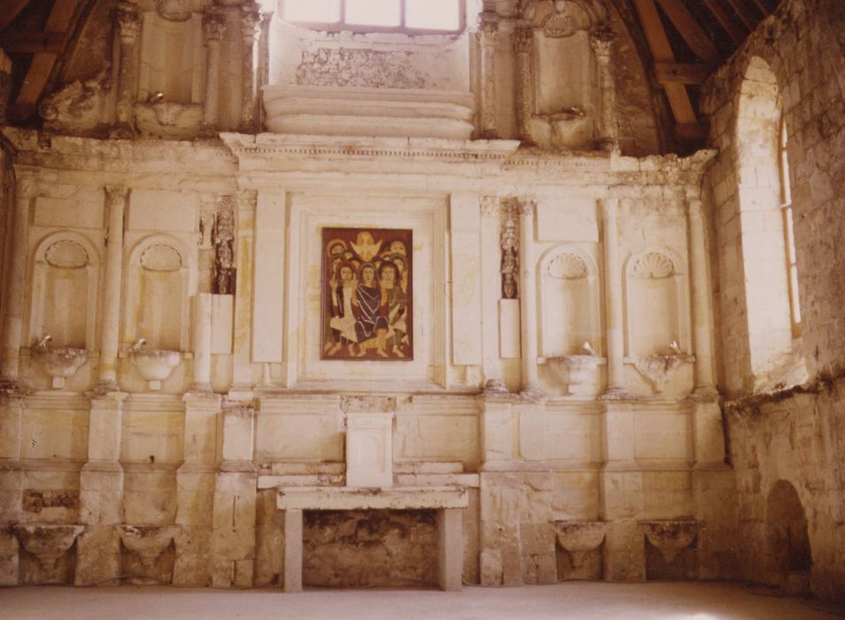 retable architecturé du maître-autel