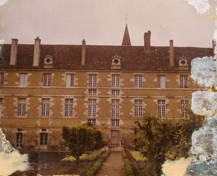 façade est, vue partielle