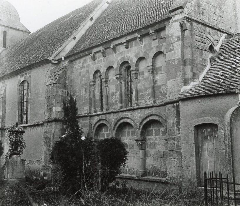 façade latérale sud, vue partielle