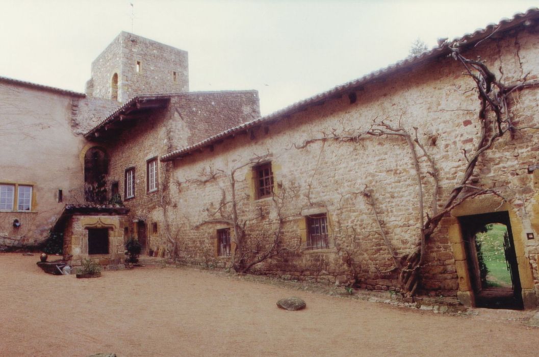 cour intérieure, aile nord, façade sud