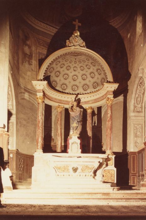 autel (maître-autel), tabernacle et ciborium