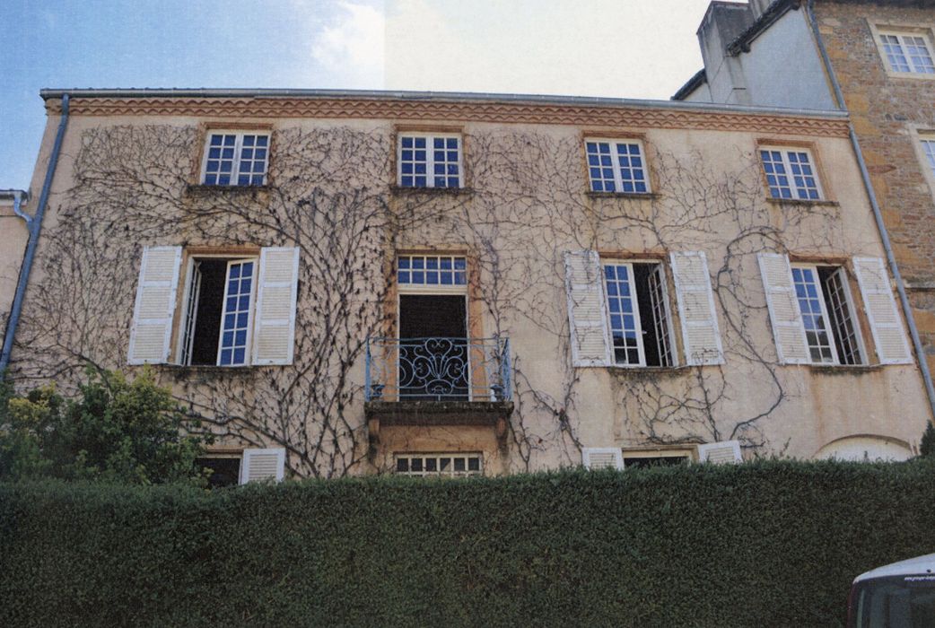 façade sur rue, vue partielle (photocopie numérisée)