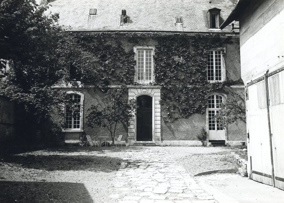 façade est sur la cour d’honneur