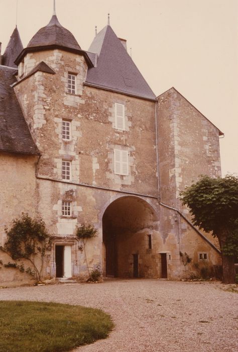 châtelet d’entrée, élévation ouest